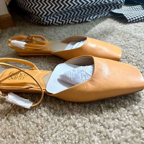Franco Sarto | L-Jolee Ankle Strap Flat, size 38.5EU/8.5US in Cantaloupe Leather - Picture 4 of 10